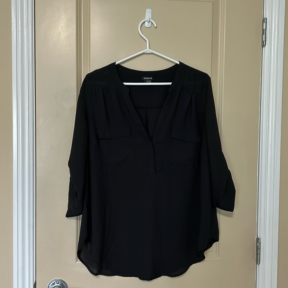 Torrid size 0 black blouse